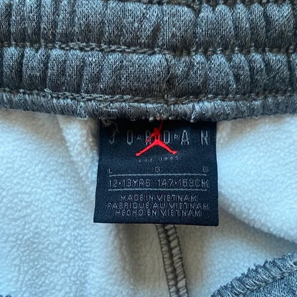 Jordan Kids Matching Set in Gray - Picture 5 of 5